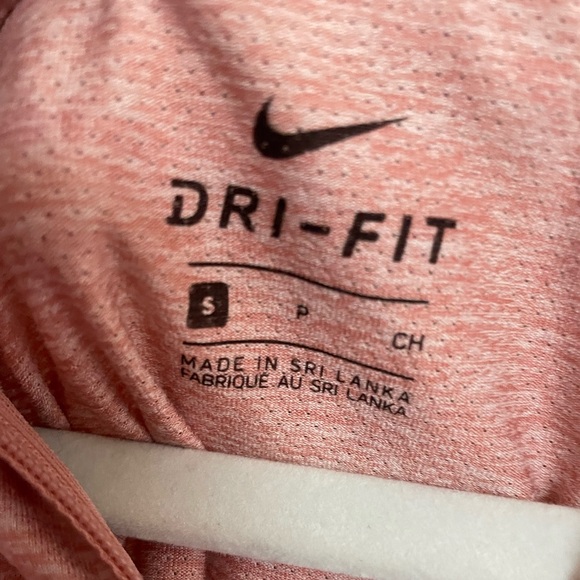 Nike women’s q zip size small - Picture 4 of 4